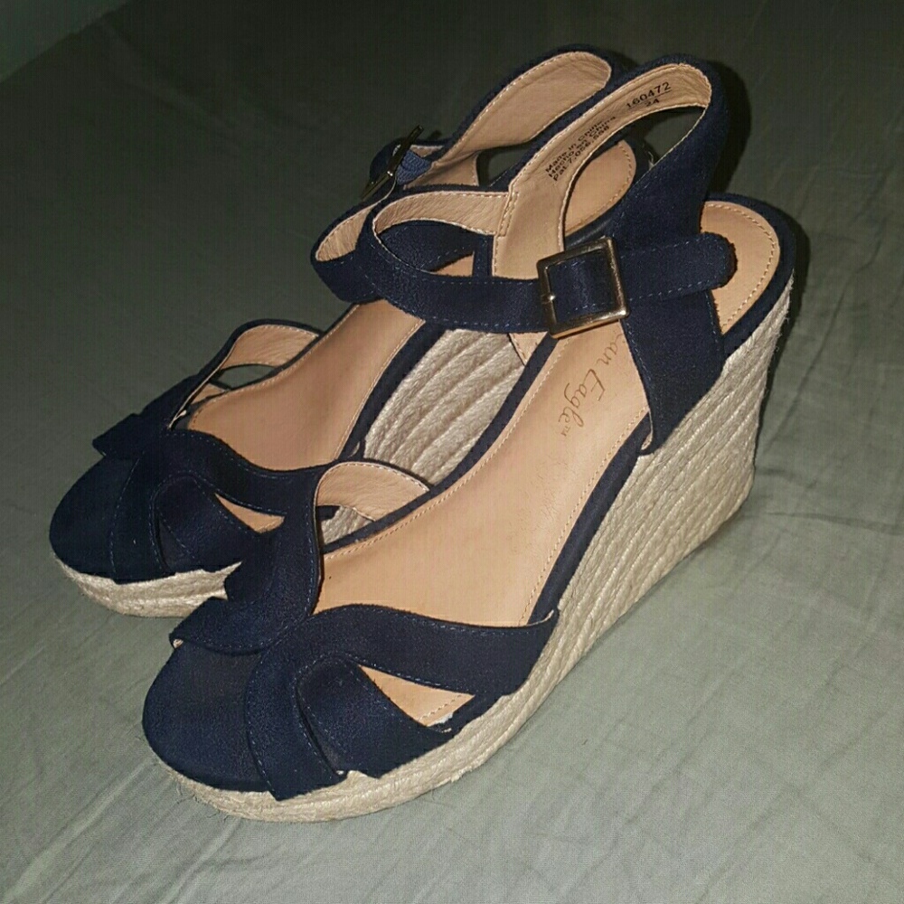 CUTE navy blue wedges